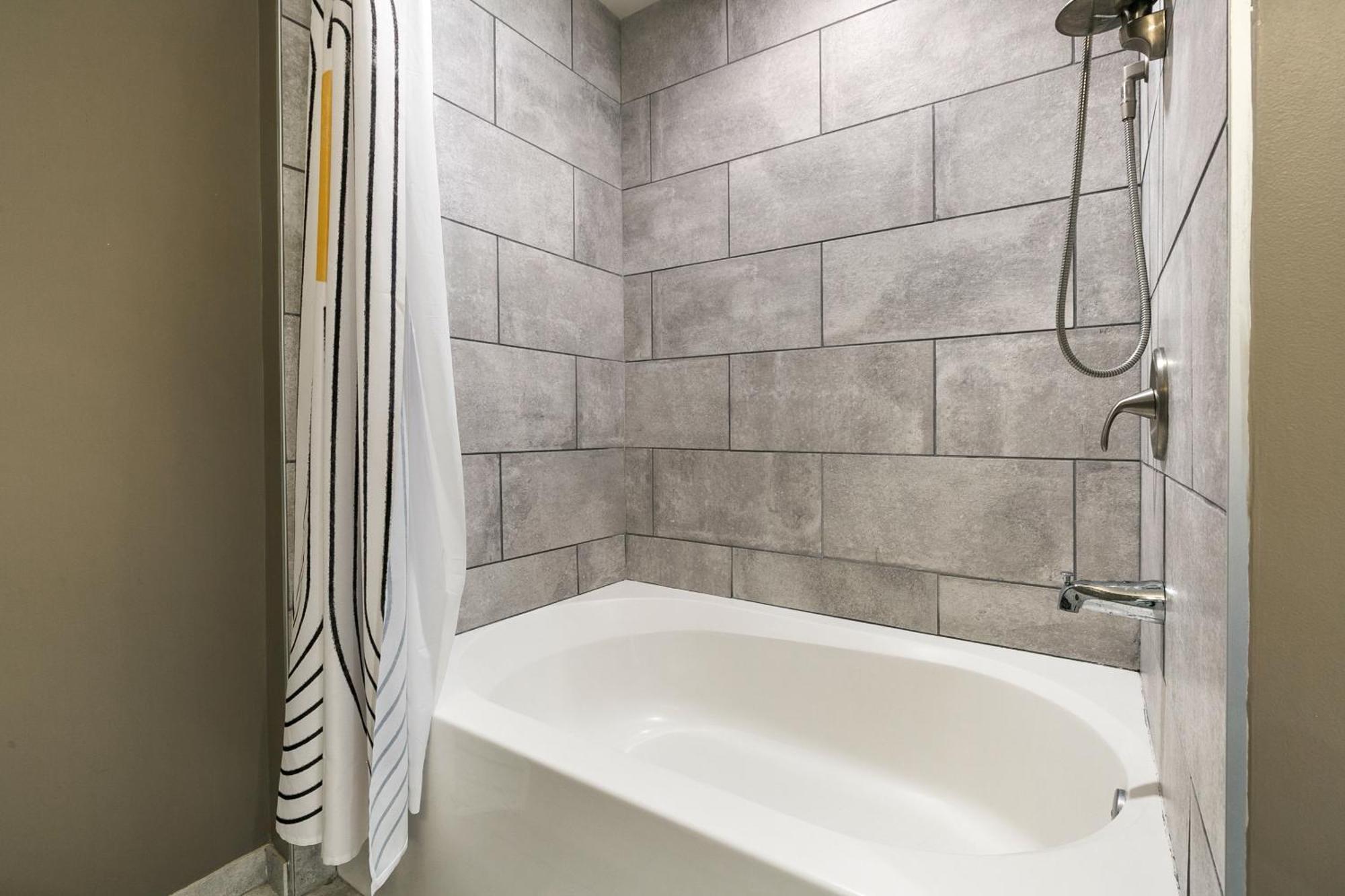 Luxury 2-Bedroom Condo Steps Away From The French Quarter Nowy Orlean Zewnętrze zdjęcie